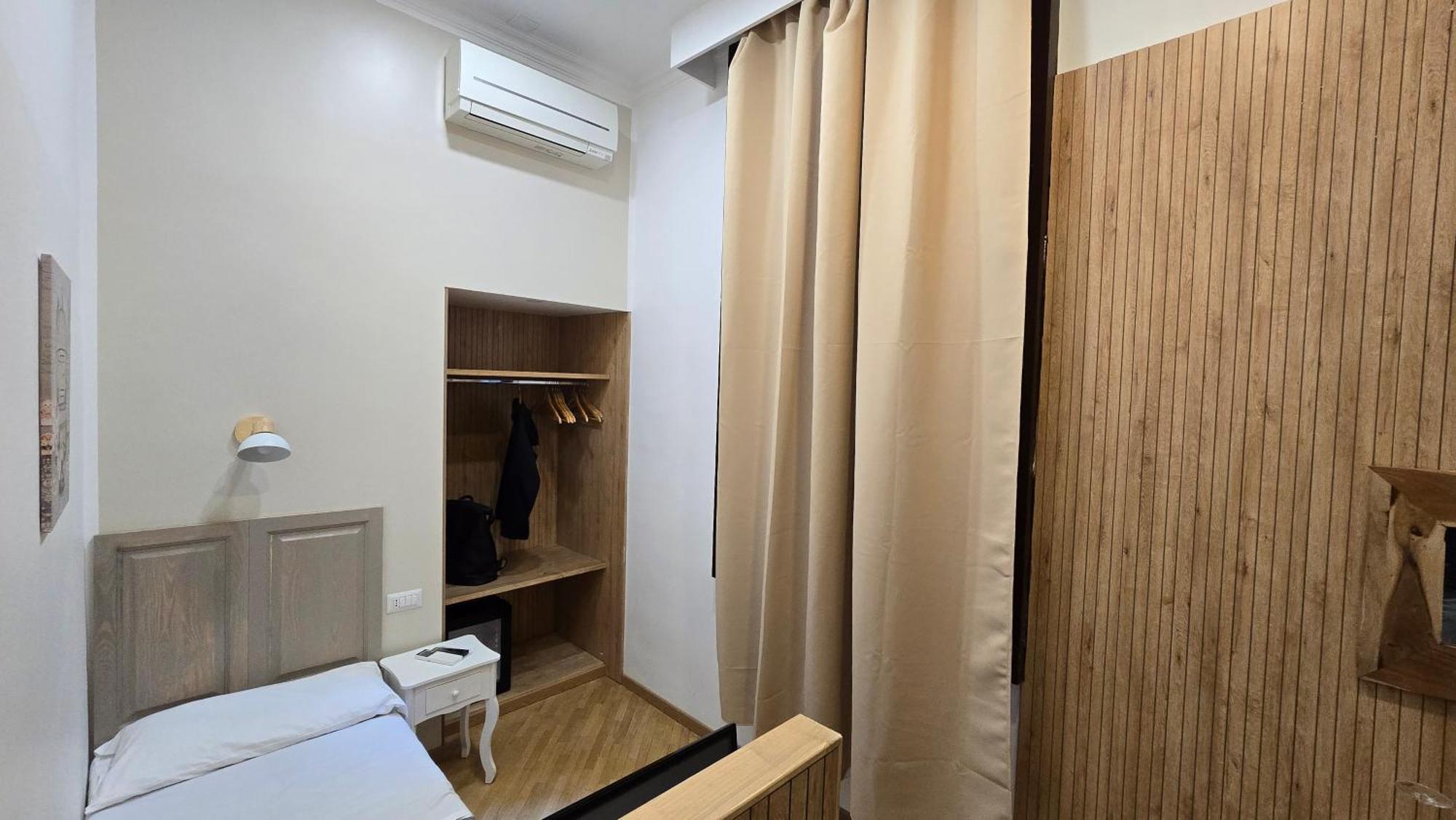 Spagna Ave Bed & Breakfast Rome